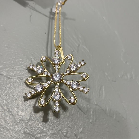 Kendra Scott Snowflake Ornament NWT Gold White - Picture 4 of 8